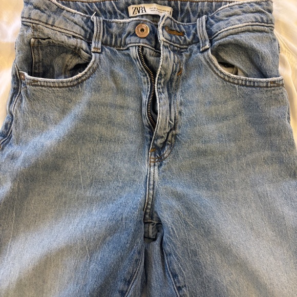 Women’s Zara Jeans - Picture 3 of 3